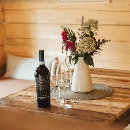 Glamping Olivia V Lese Radic